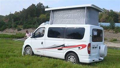 Starlight Maxus Mini Pop-Top Camper Van